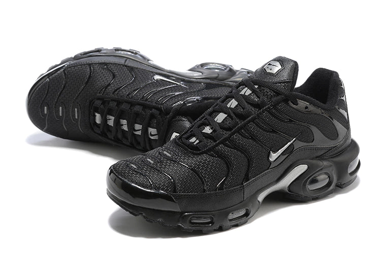 AIR MAX TN PLUS "BLACK METALLIC SILVER"